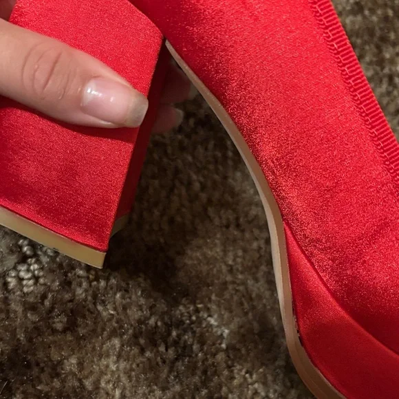 Elegant Red Women's Shoes - Picture 8 of 9